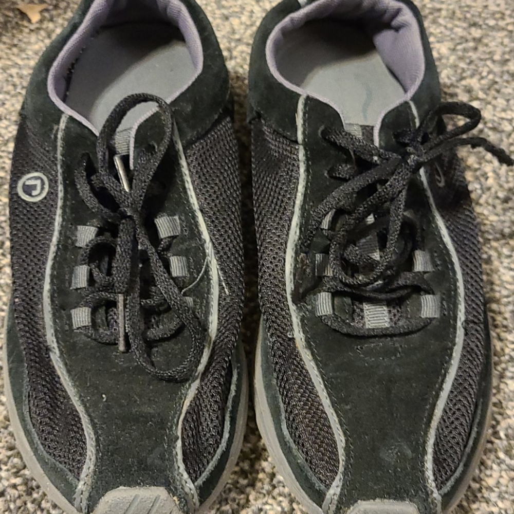GUC Rockport size 6